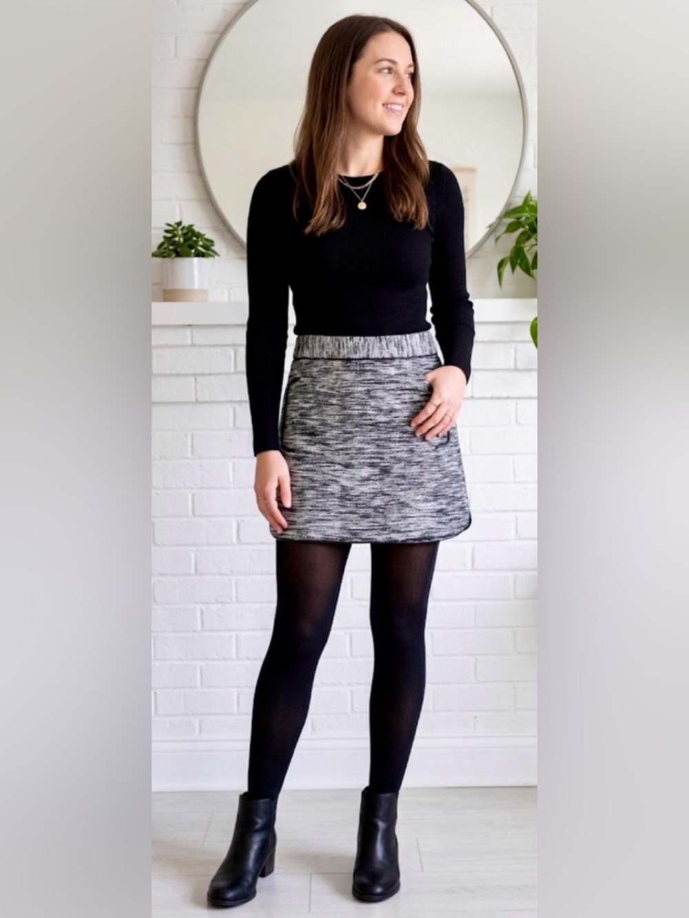 Armani Exchange A|X Tweed Mini Skirt Black White Faux Leather Trim Size 2